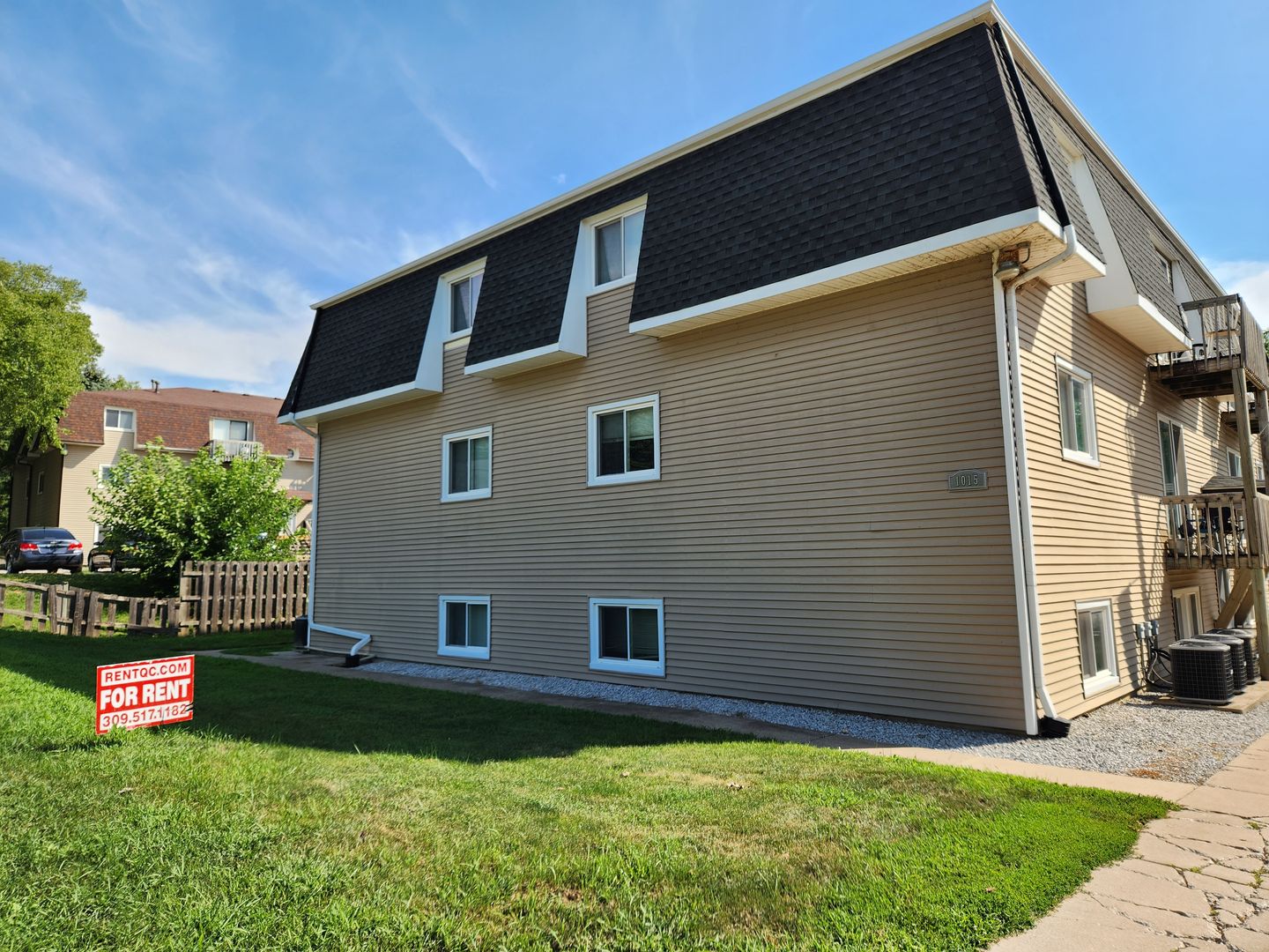 Bettendorf Apartment: 1015 39th St.