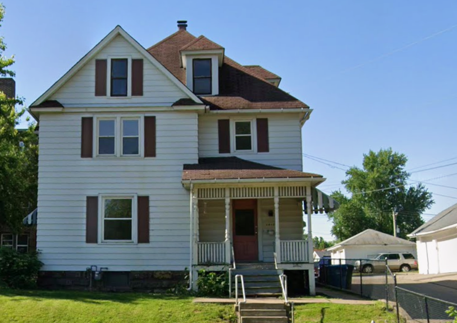 Moline Apartment: 1418 12th Ave