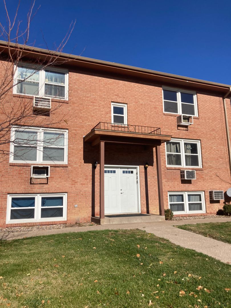 East Moline Apartment: 431 34th Ave