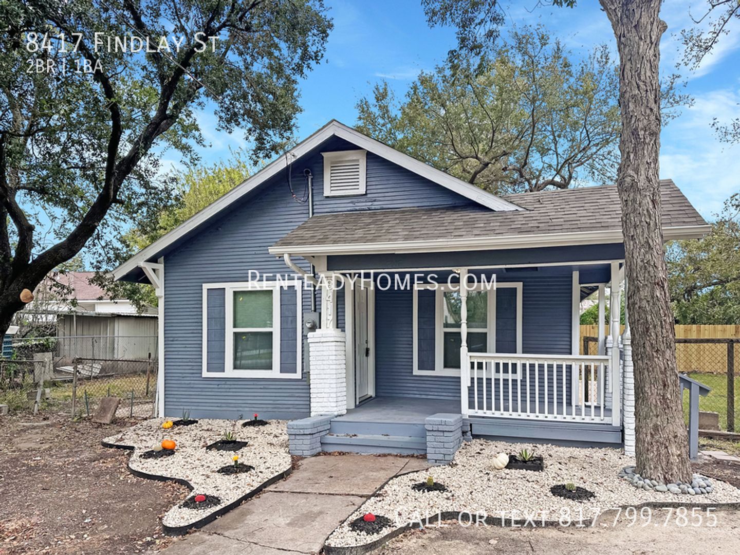 Houston House: 8417 Findlay St