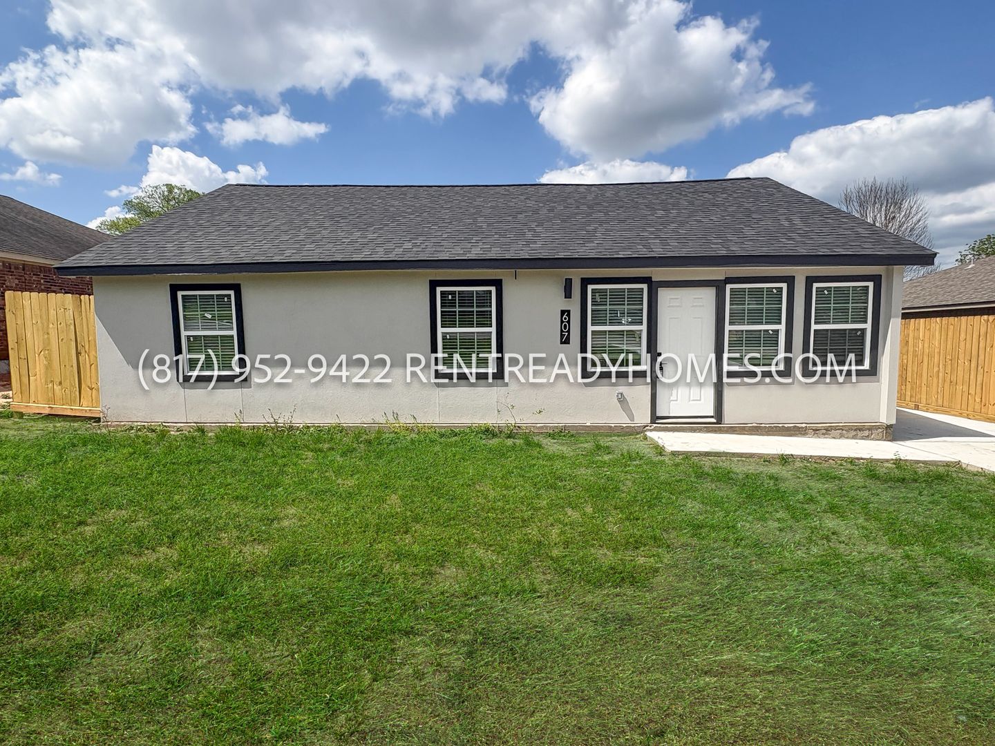 Montgomery House: 607 Lake View Dr