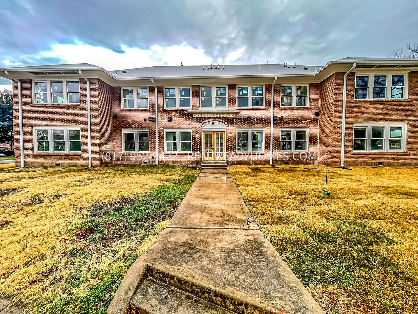 Dallas Apartment: 104 S. Windomere Ave.