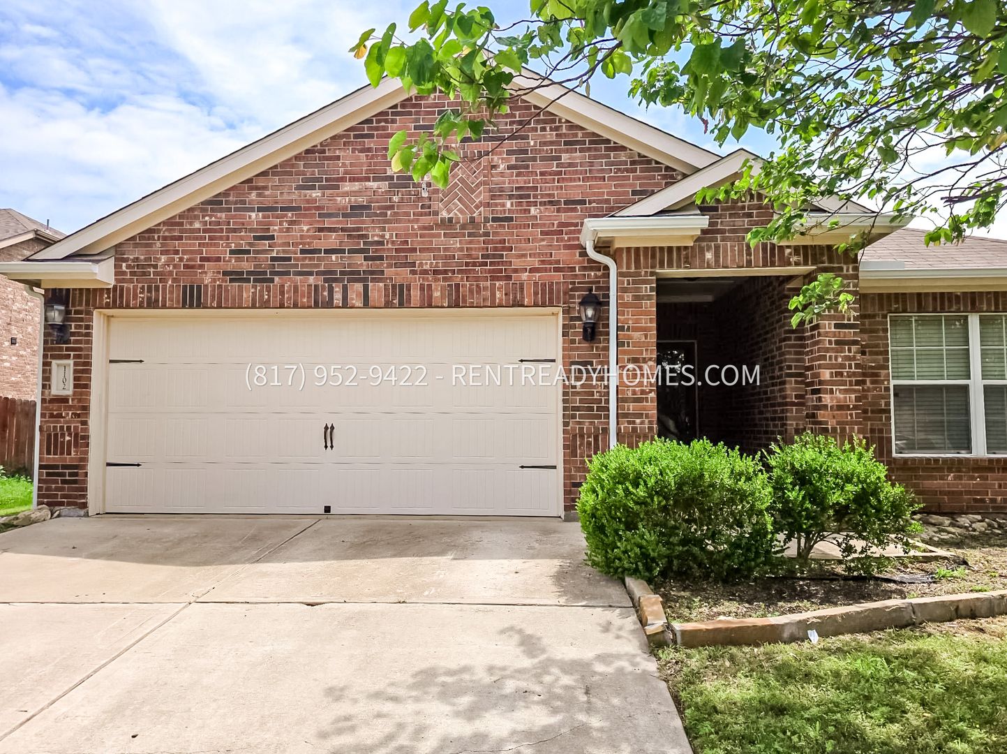 Sanger House: 1102 S 1st St