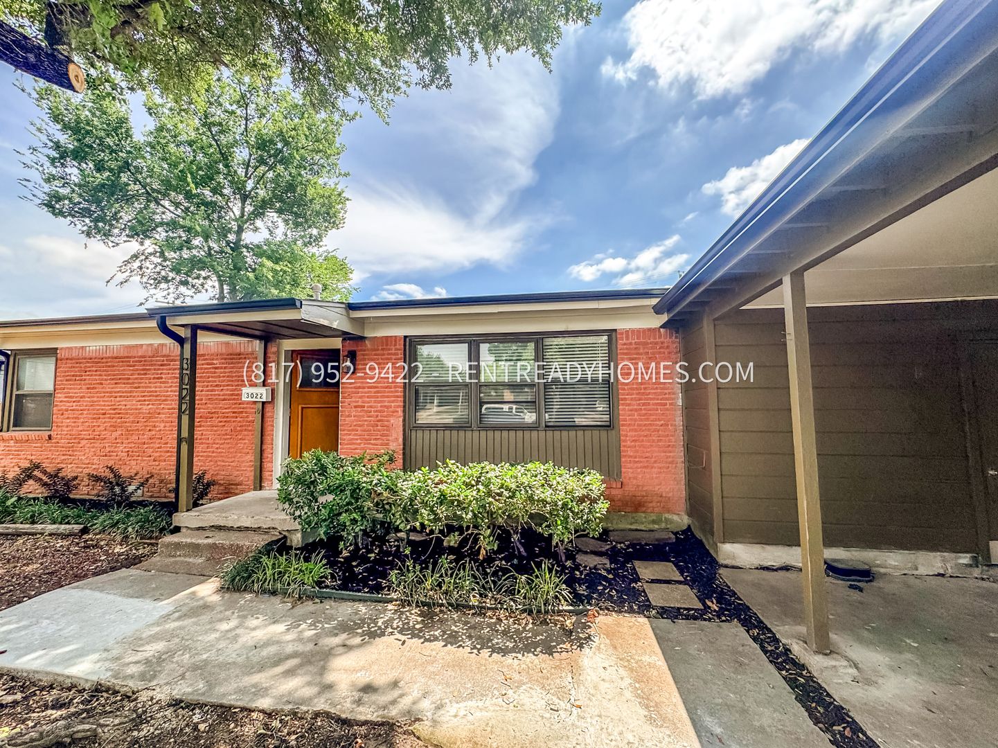 Dallas House: 3022 Larry Dr