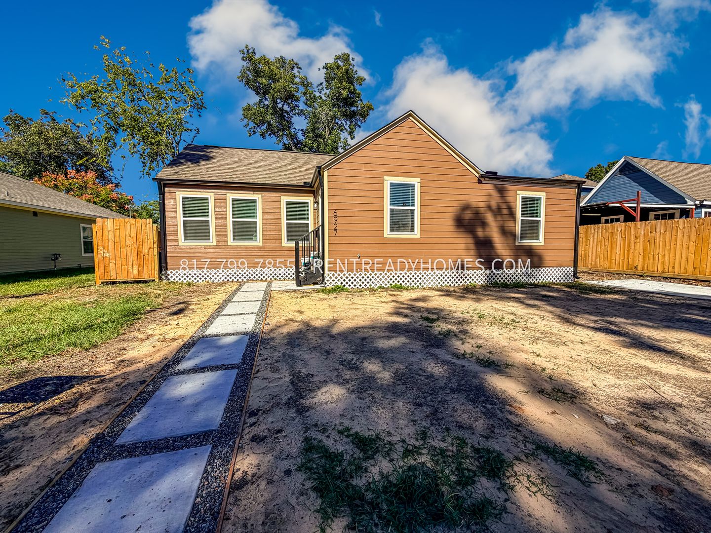 Houston House: 6927 Moss Rose St