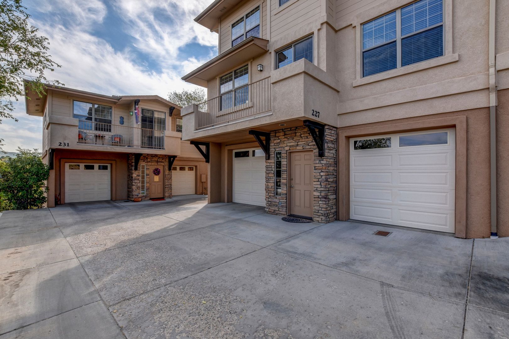 Prescott Apartment: 221 Spring Street