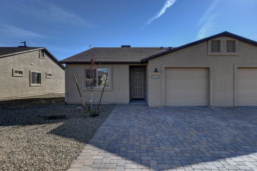 Newer 3 bed 2 bath Duplex in Prescott Valley – photo 1