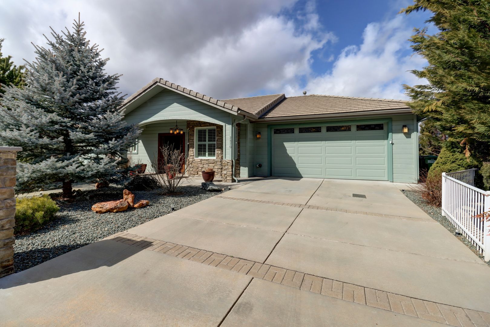 Prescott House: 2870 W Crestview Drive