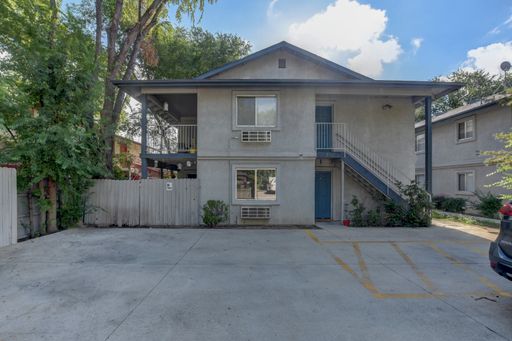 2 Bedroom Apartment Downtown! – photo 1