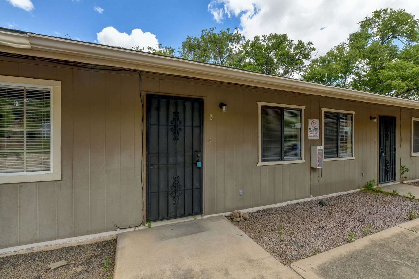 Prescott Apartment: 638 2nd Street