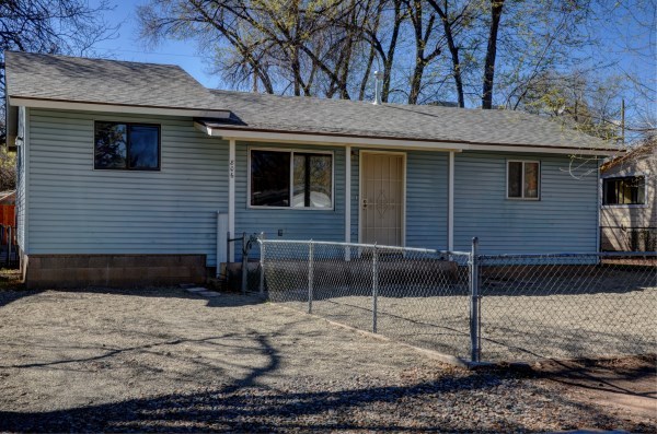 Prescott Apartment: 806 Campbell Street