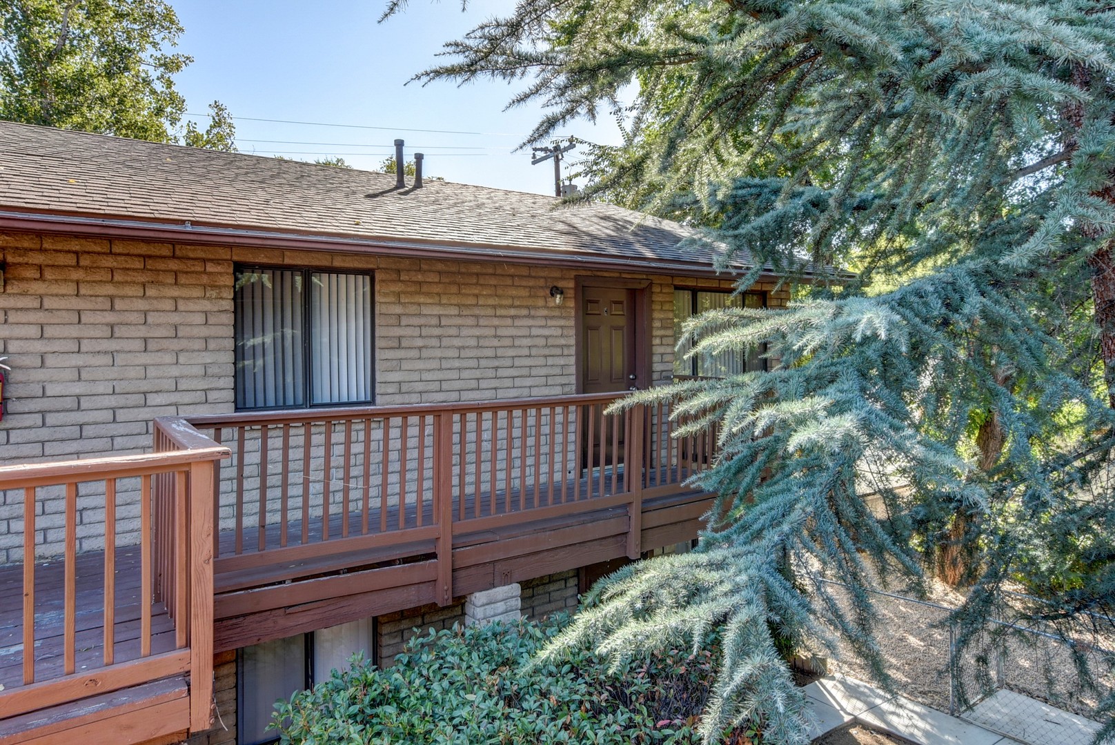 Prescott Apartment: 601 E. Willis St