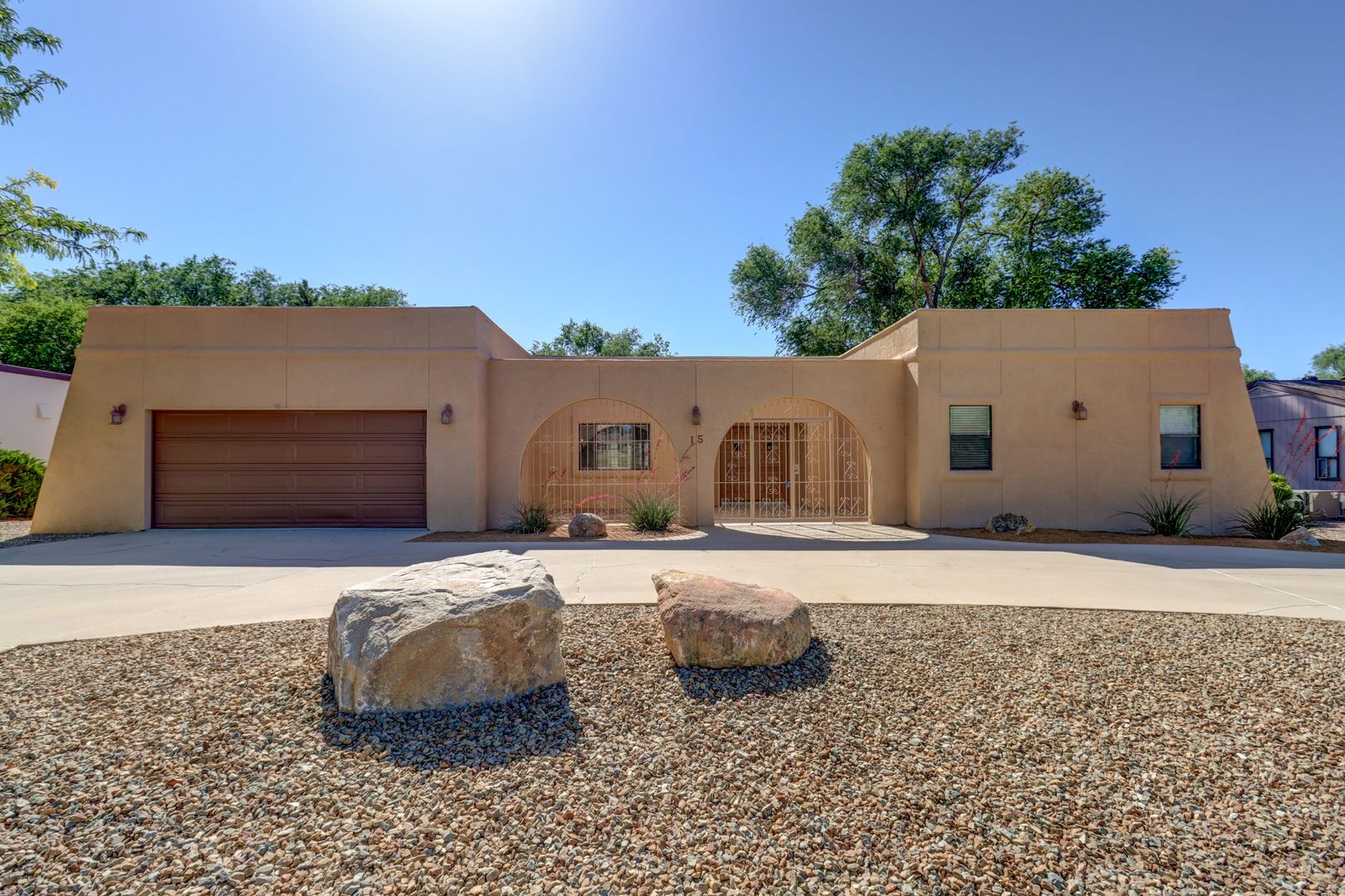 Prescott House: 15 Wineglass Drive