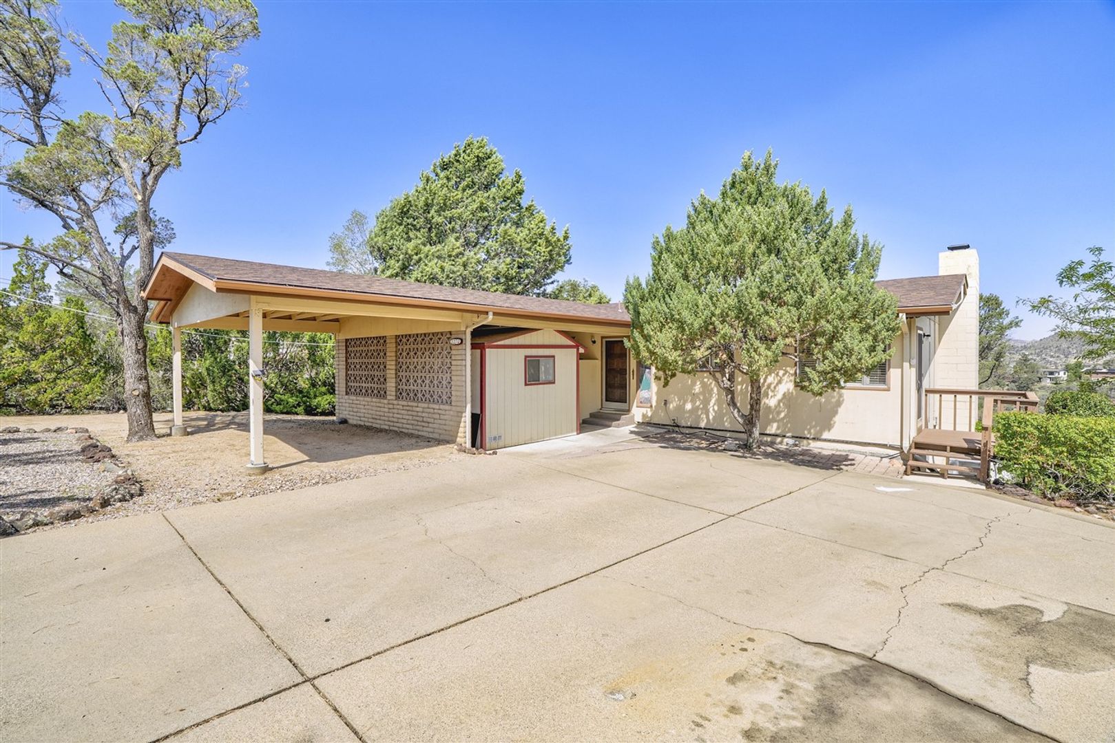 Prescott House: 2270 Sandia Drive