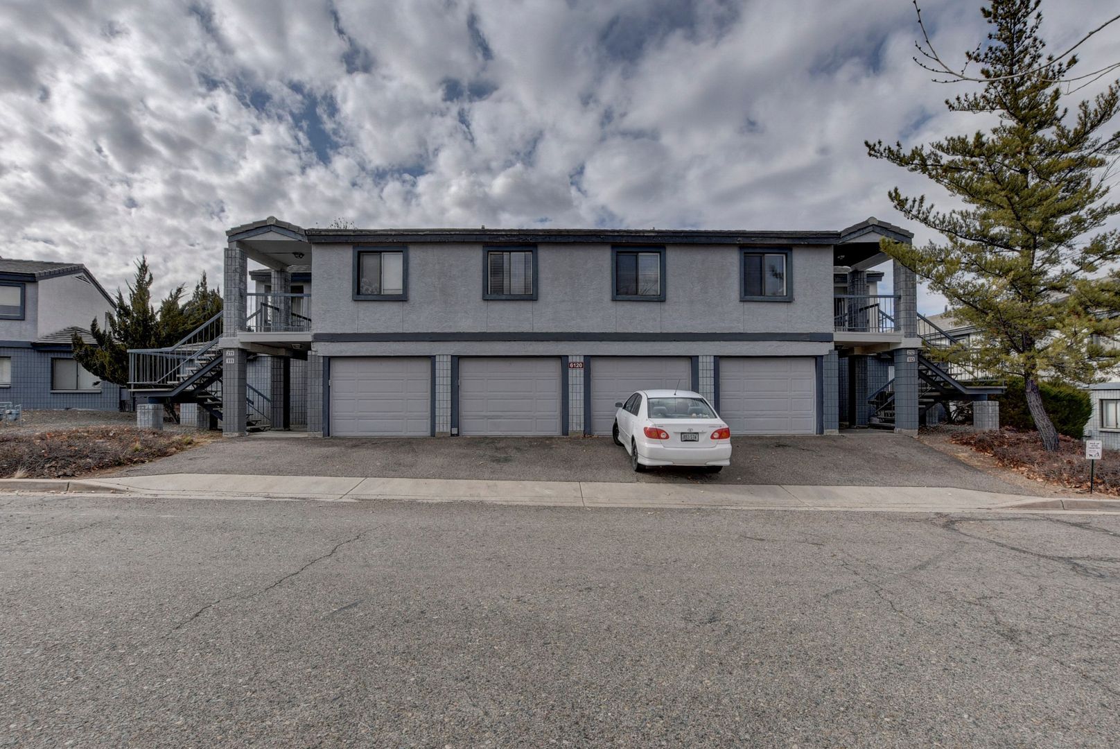 Rent this 3 bedroom, 2.5 bathroom condo.