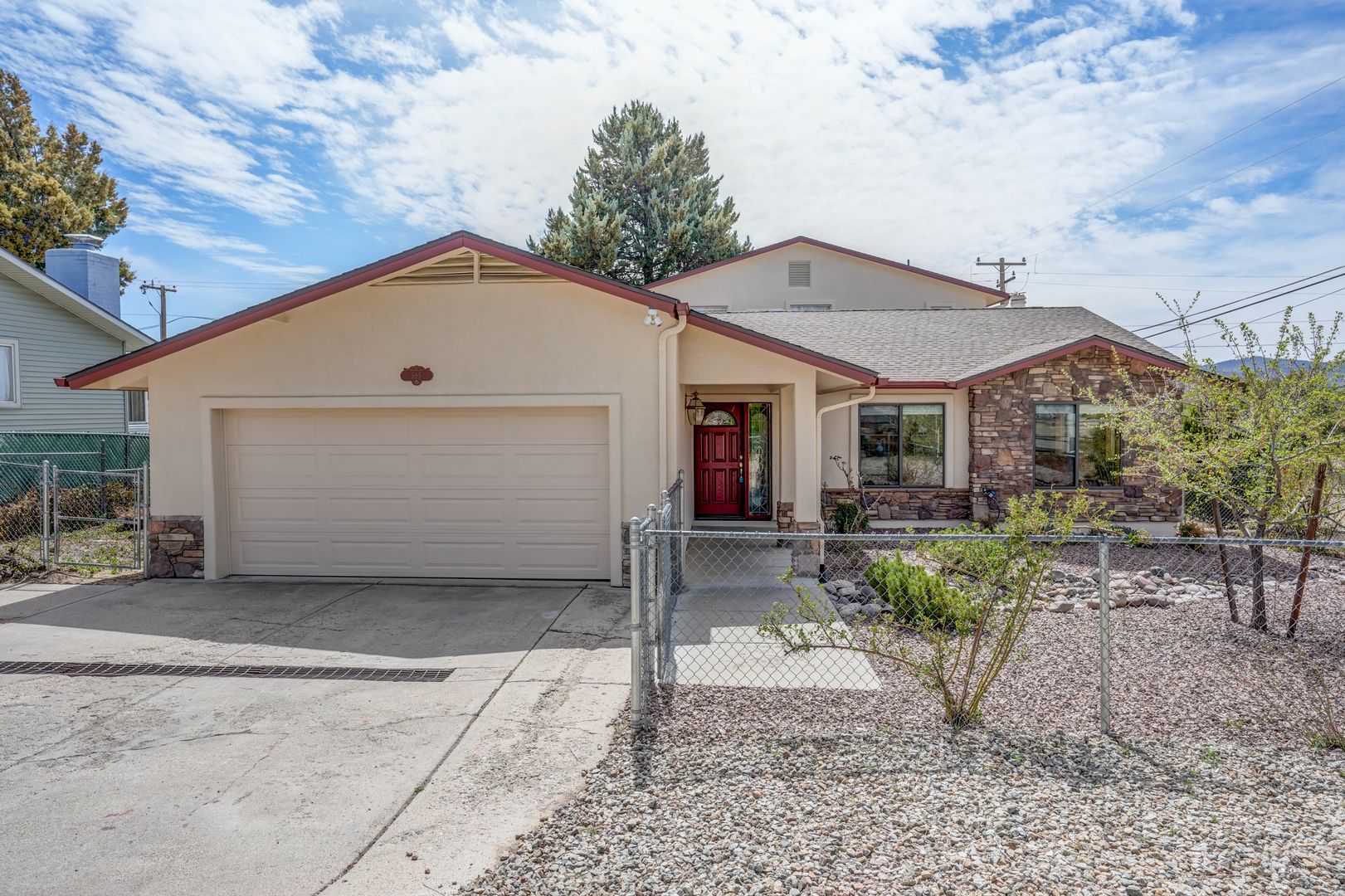 Prescott House: 585 Mosher Lane