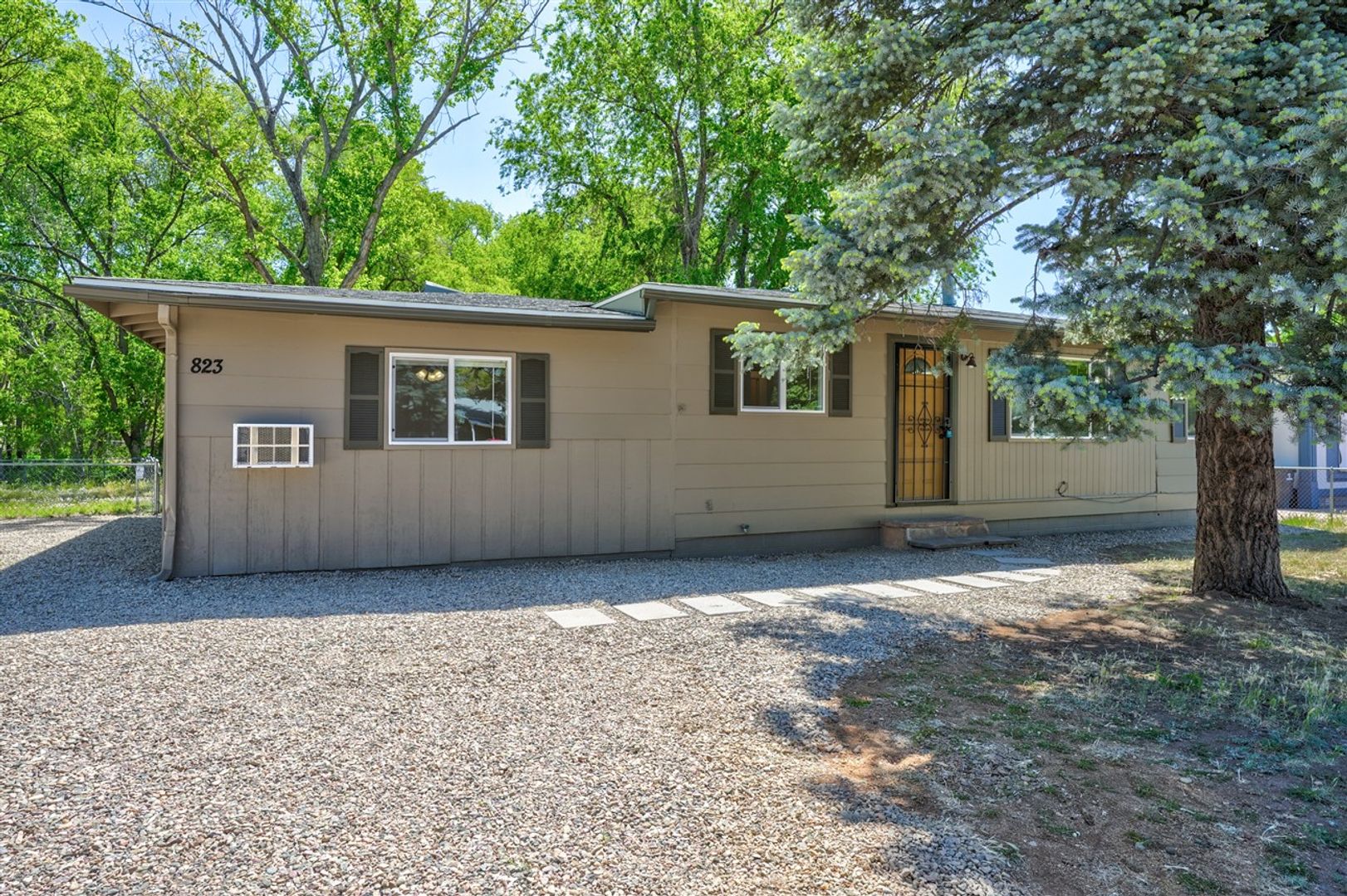 Prescott House: 823 Campbell Street