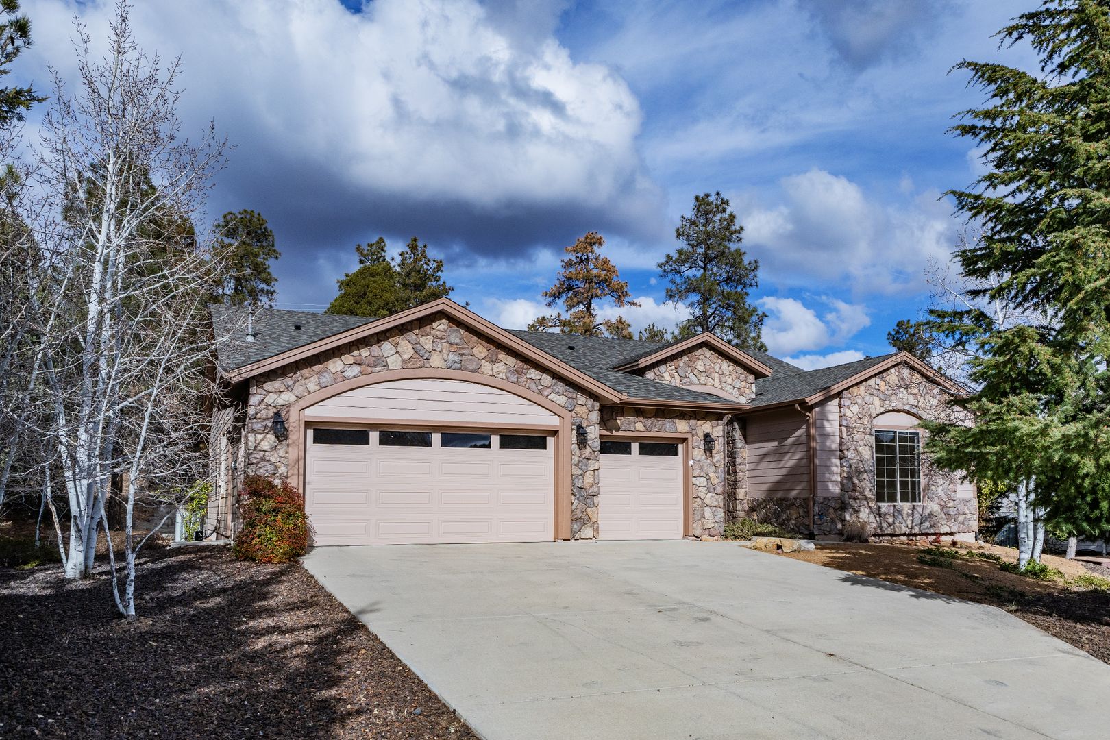 Prescott House: 1970 Copper Basin Road