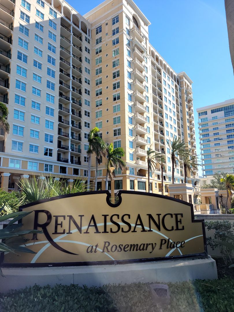 Sarasota House: 750 N. Tamiami Trl. #1611
