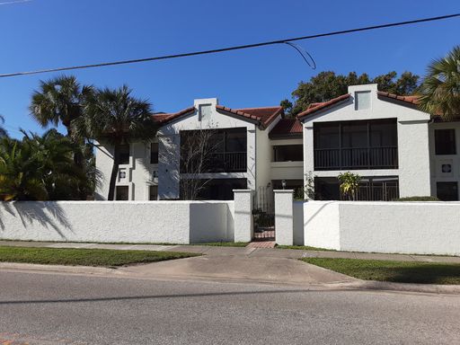 Seasonal-Beautifully renovated top floor 2/2 condo downtown Sarasota. – photo 1