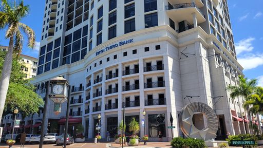 VACATION RENTAL Amazing 2/2 condo in the heart of downtown Sarasota with Bay View! – photo 1