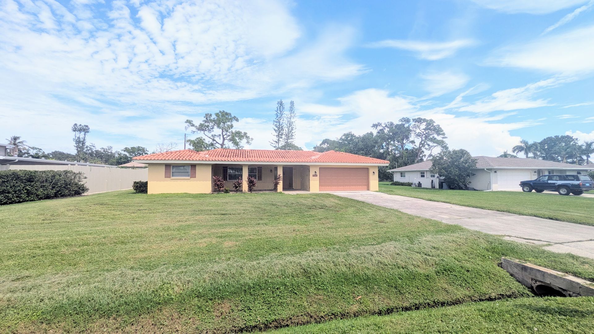 Sarasota House: 6219 Hollywood Blvd.