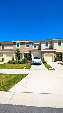 Annual UNfurnished almost new townhome 3/2 1/2 in Nokomis close to the beach