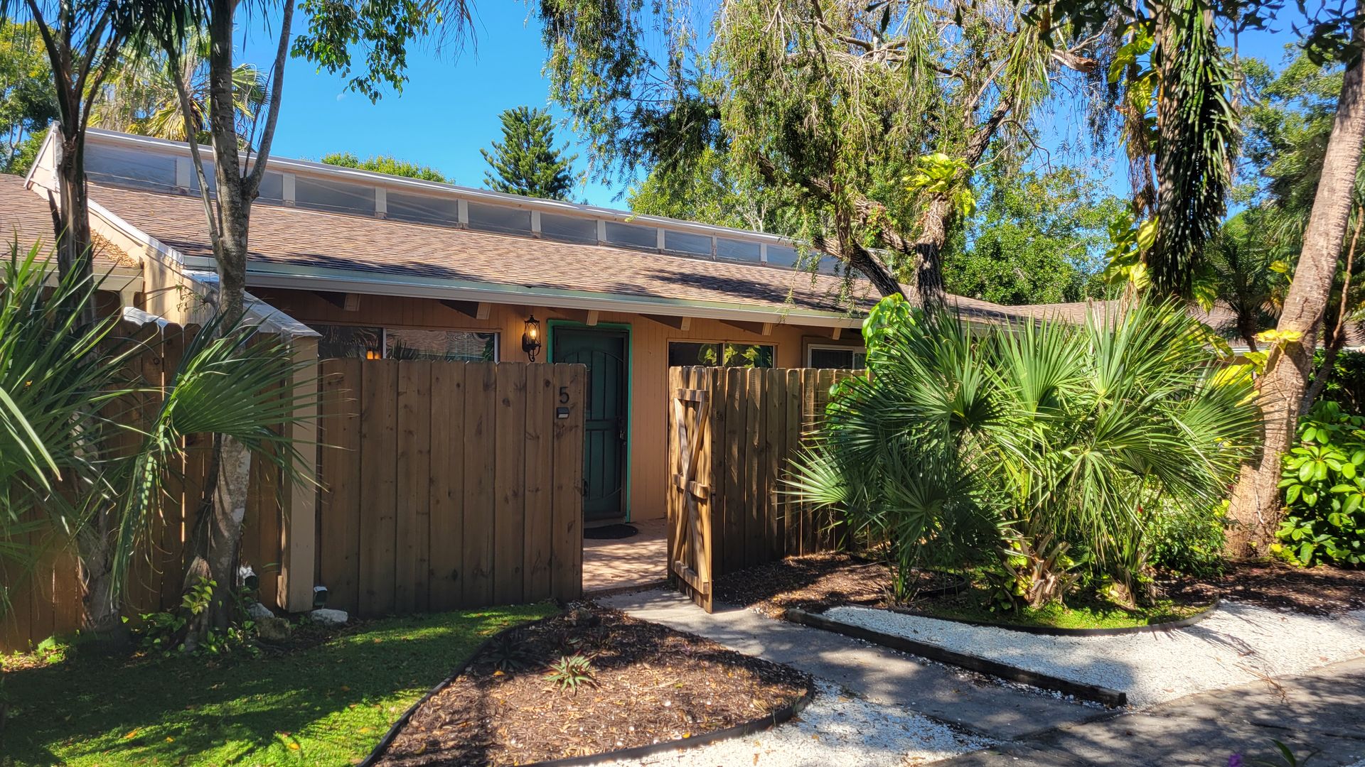 Sarasota House: 500 N Jefferson Ave. G5