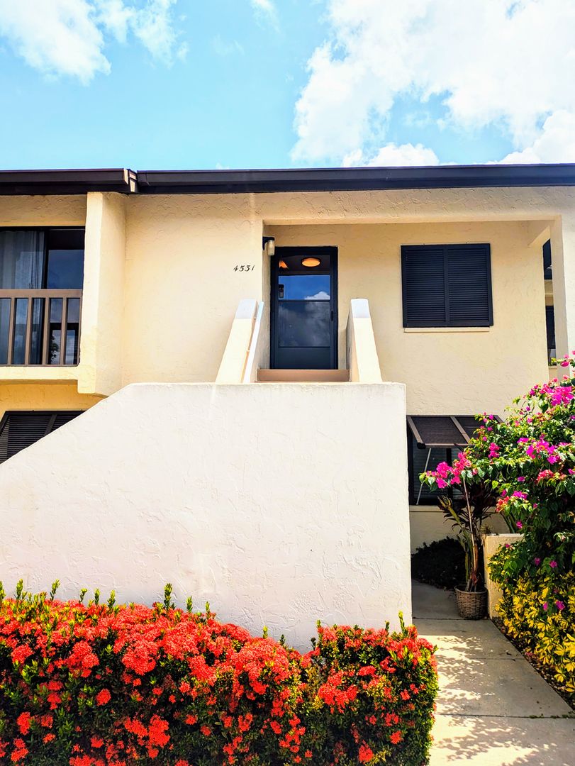 Sarasota Condo: 4531 Longwater Chase, #16, Bldg. B