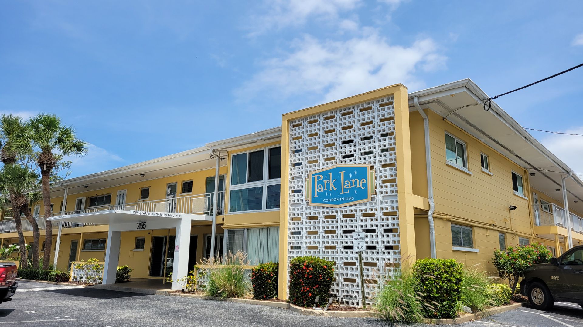 Sarasota House: 2155 Wood St., Unit B17