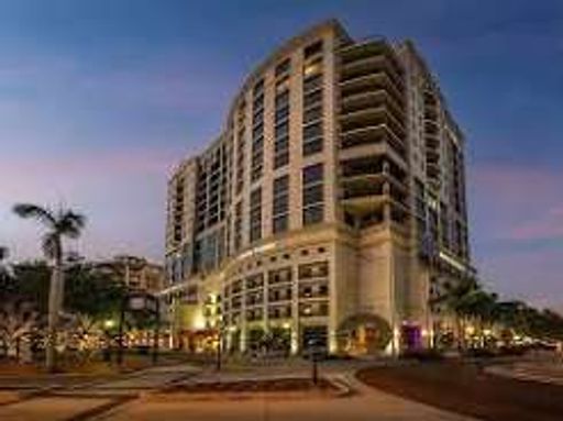 SEASONAL/SHOT TERM/ ANNUAL Turnkey furnished high end condo downtown – photo 1
