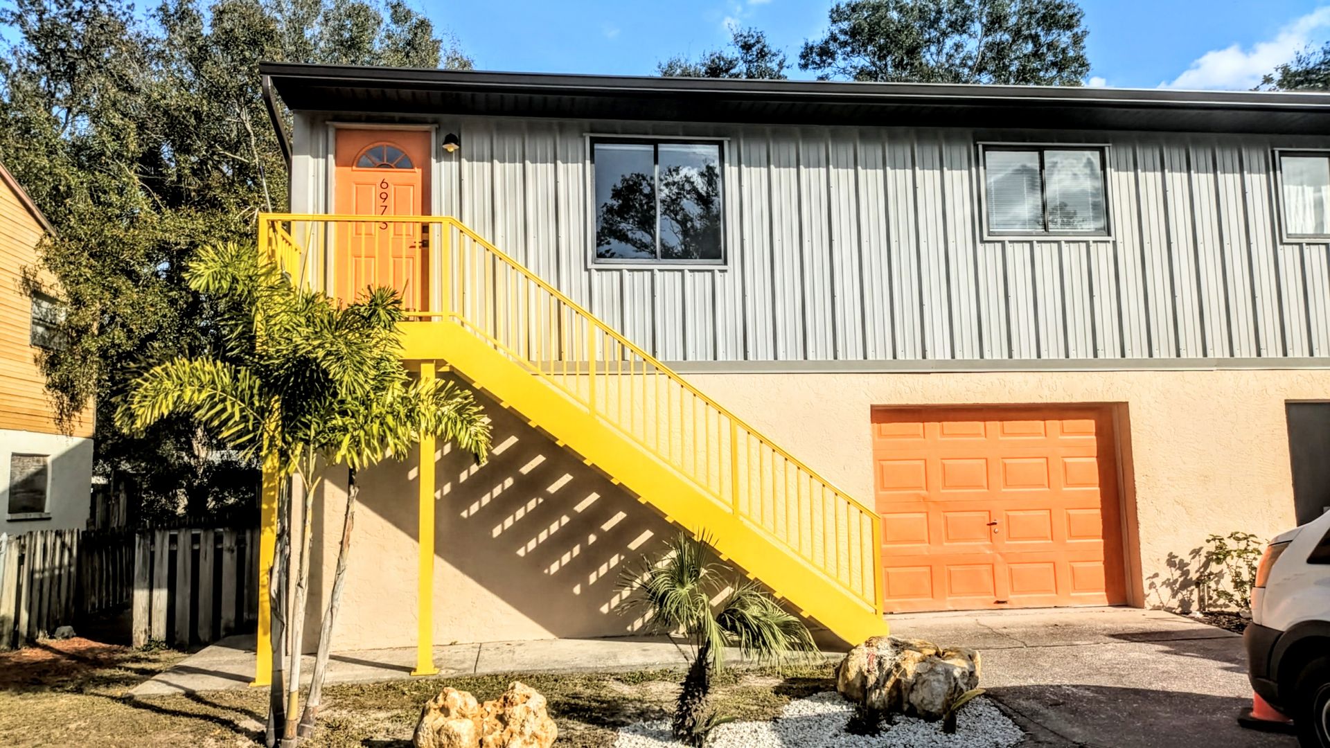 Sarasota House: 6973 Madonna Place