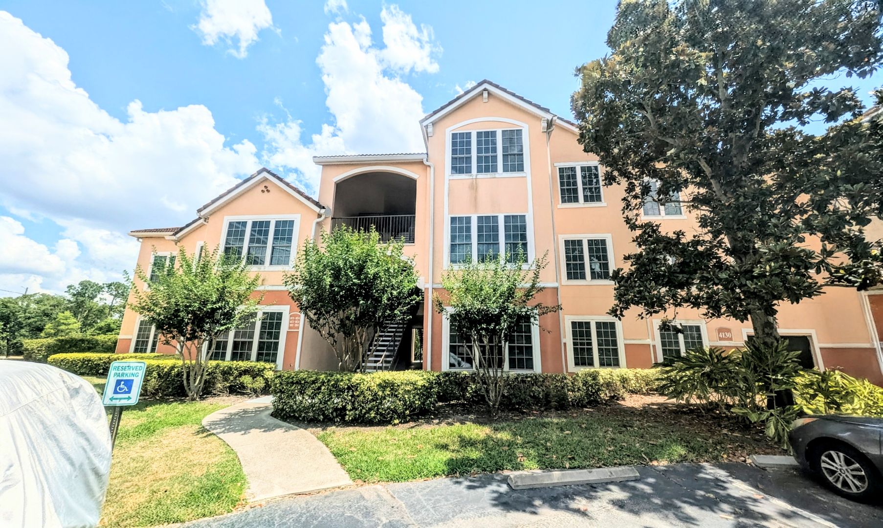 Sarasota House: 4130 Central Sarasota Pkwy. #1823