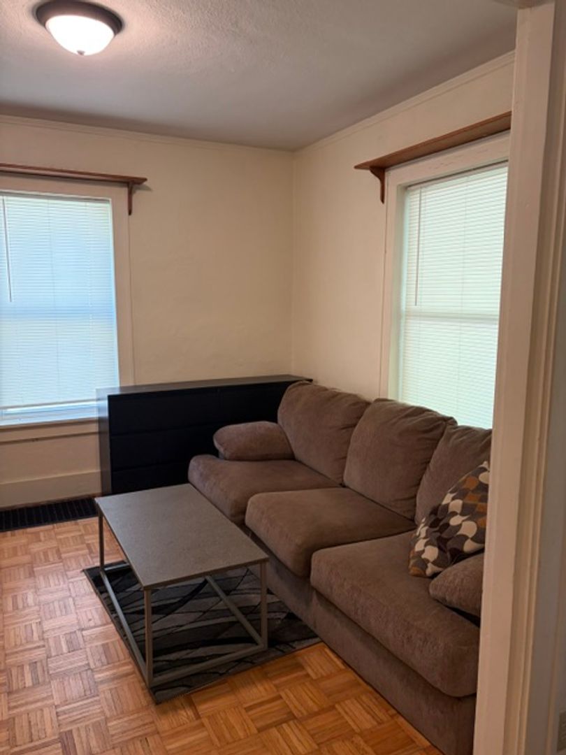 Cape Girardeau House: 122 S Hanover