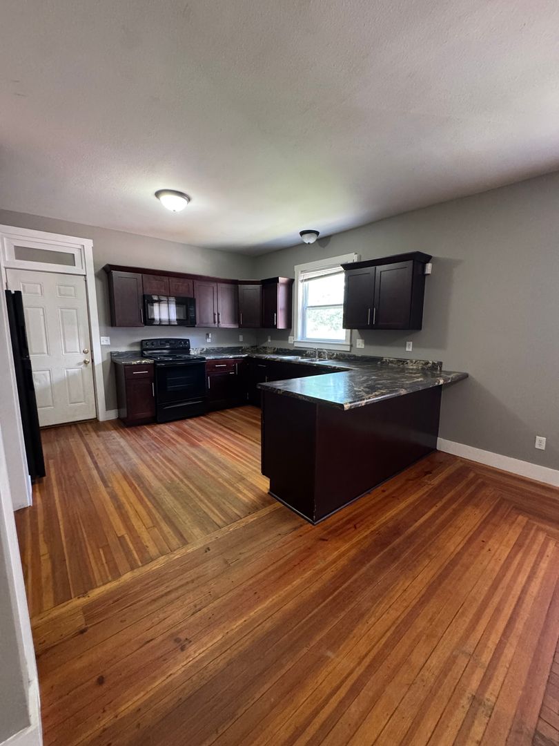Cape Girardeau House: 405 S Ellis