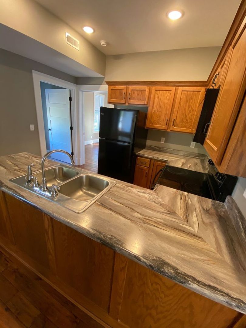 Cape Girardeau Apartment: 142 S Lorimier