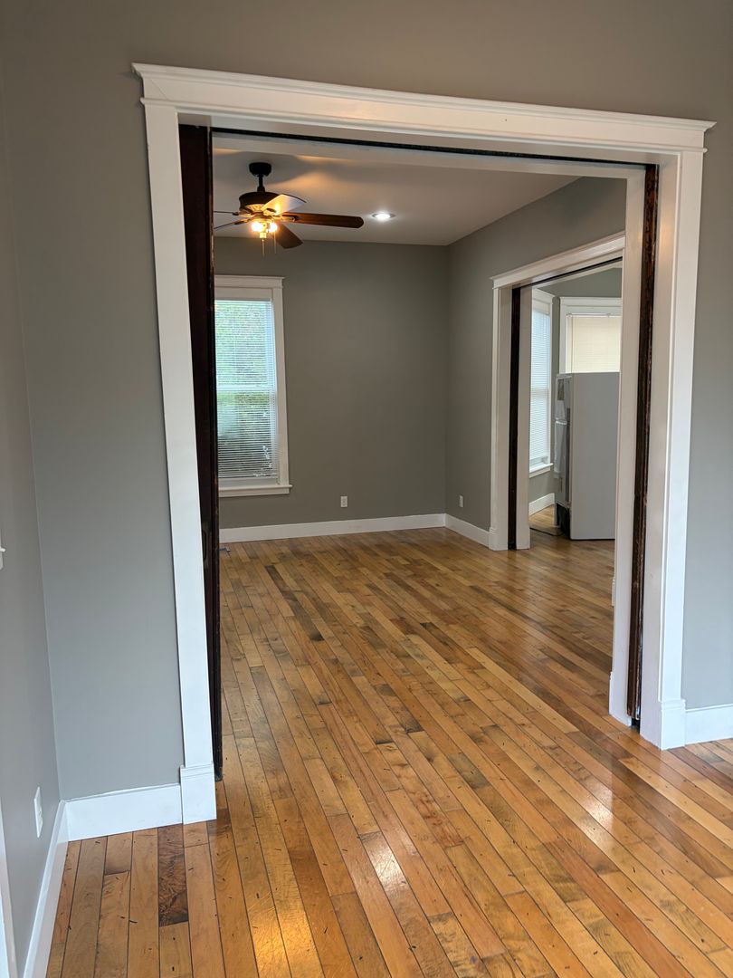Cape Girardeau House: 225 S Middle