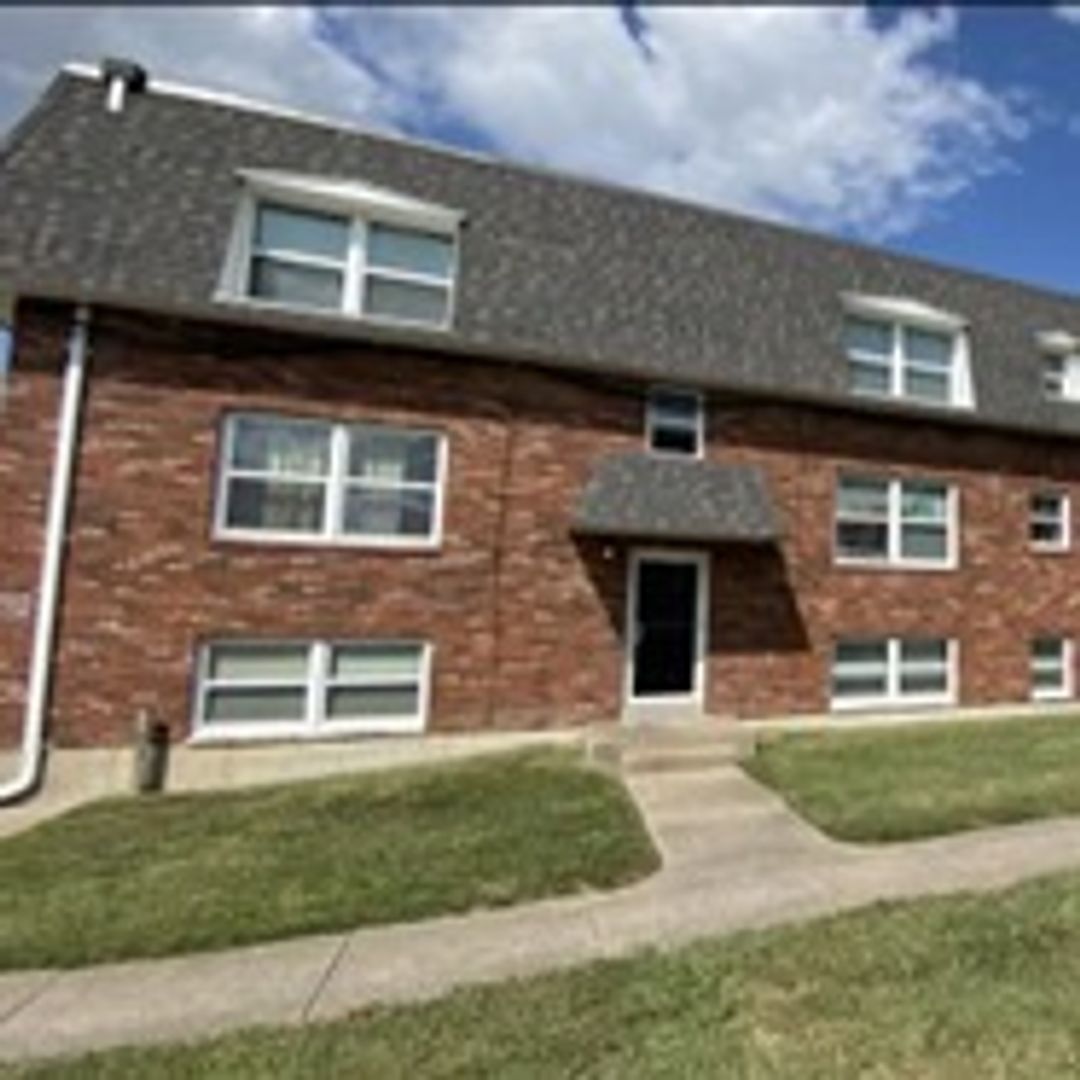 Cape Girardeau Apartment: 105 N. Clark