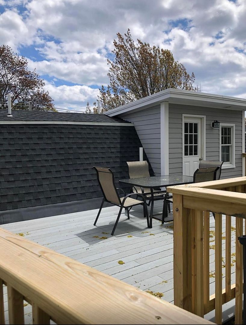 MARBLEHEAD Apartment: 175 Pleasant St.