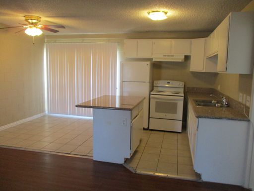 2 BED 2 BATH UPSTAIRS UNIT – photo 1
