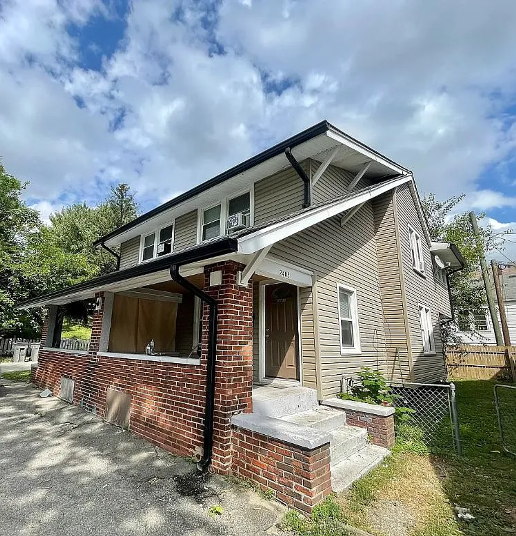 Indianapolis Townhome: 2405 E 16th St