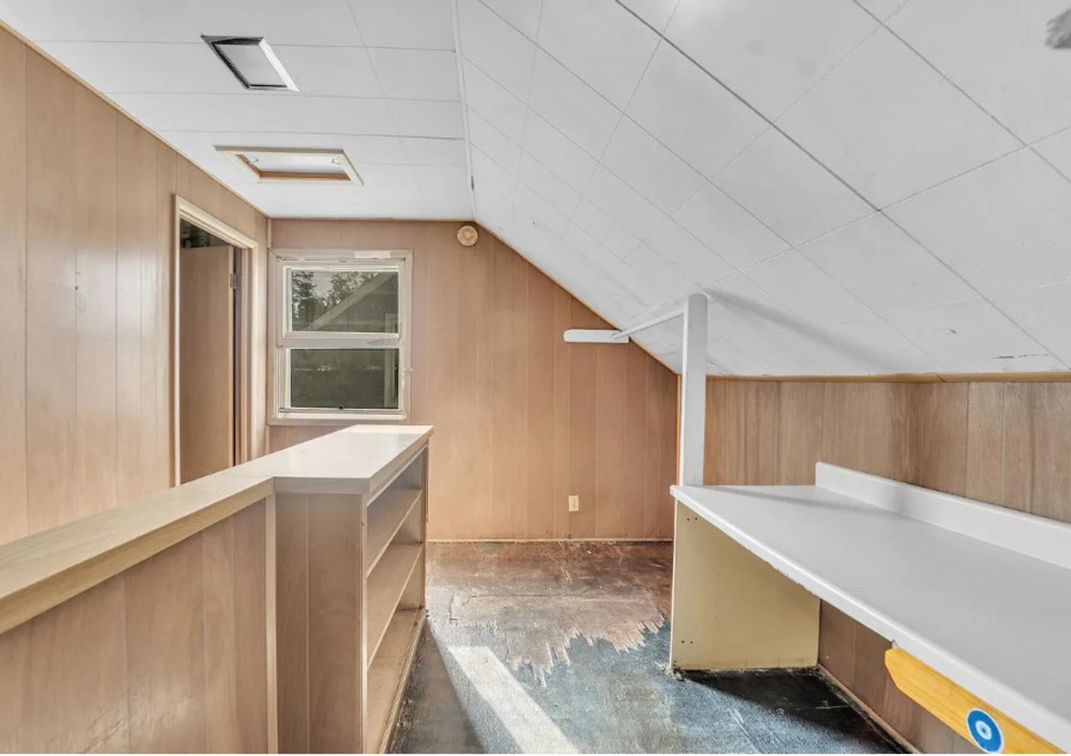 Milwaukee House: 7151 W Beckett Ave