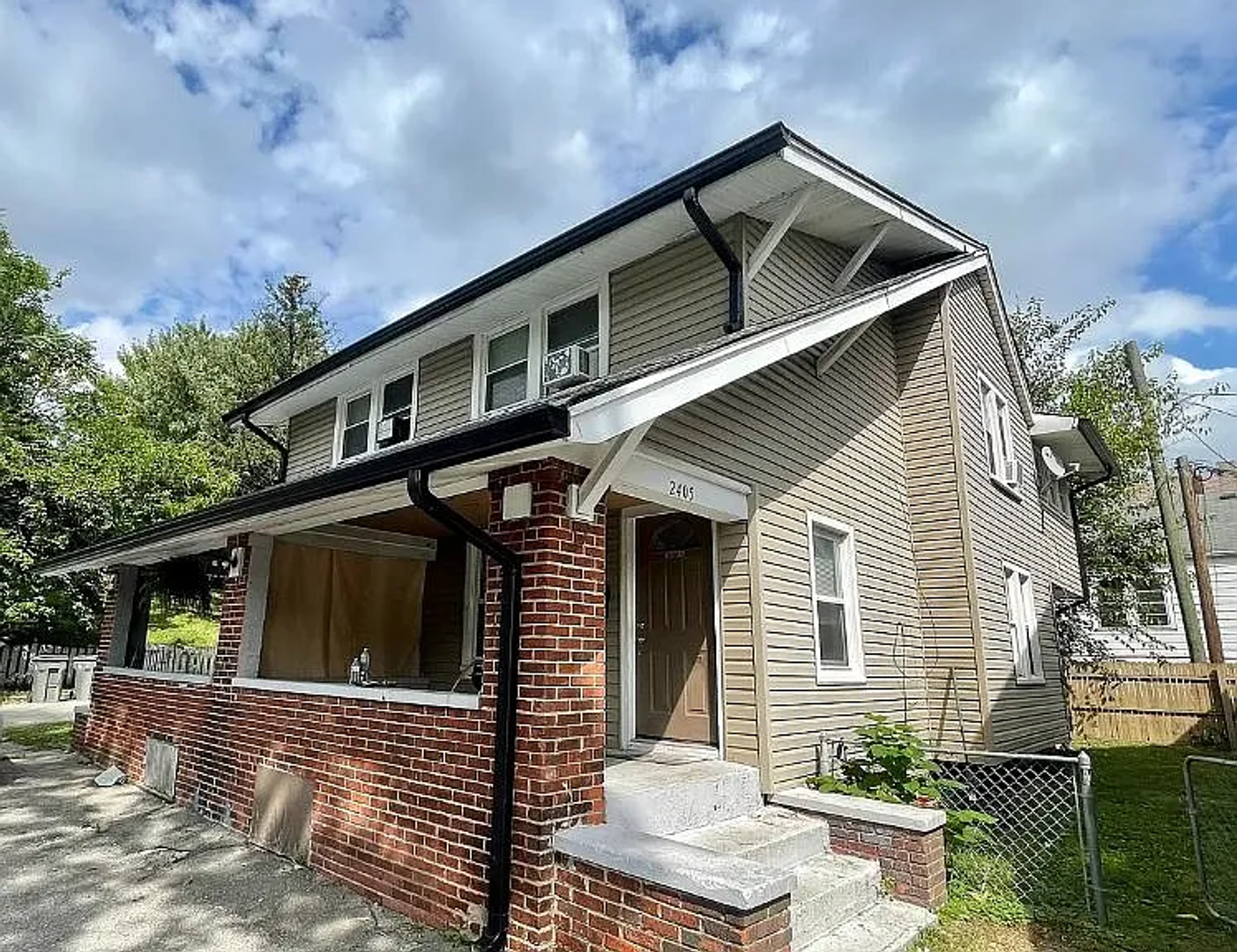 Indianapolis Townhome: 2407 E 16th St