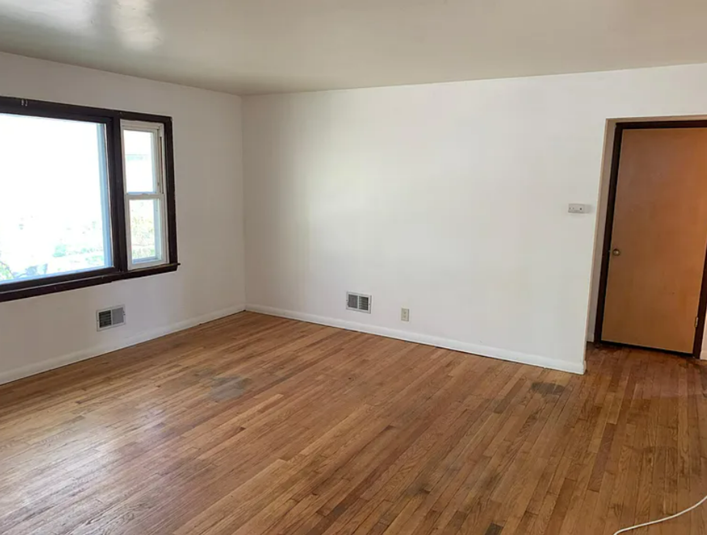 Milwaukee Apartment: 5830 N 61st St