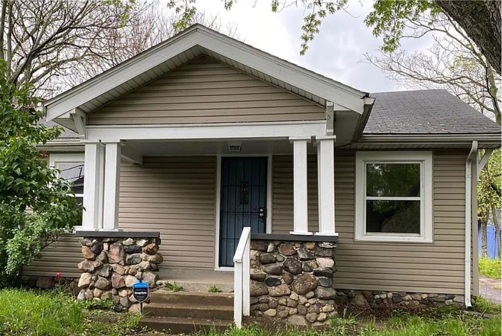 Indianapolis House: 2624 E 17th St