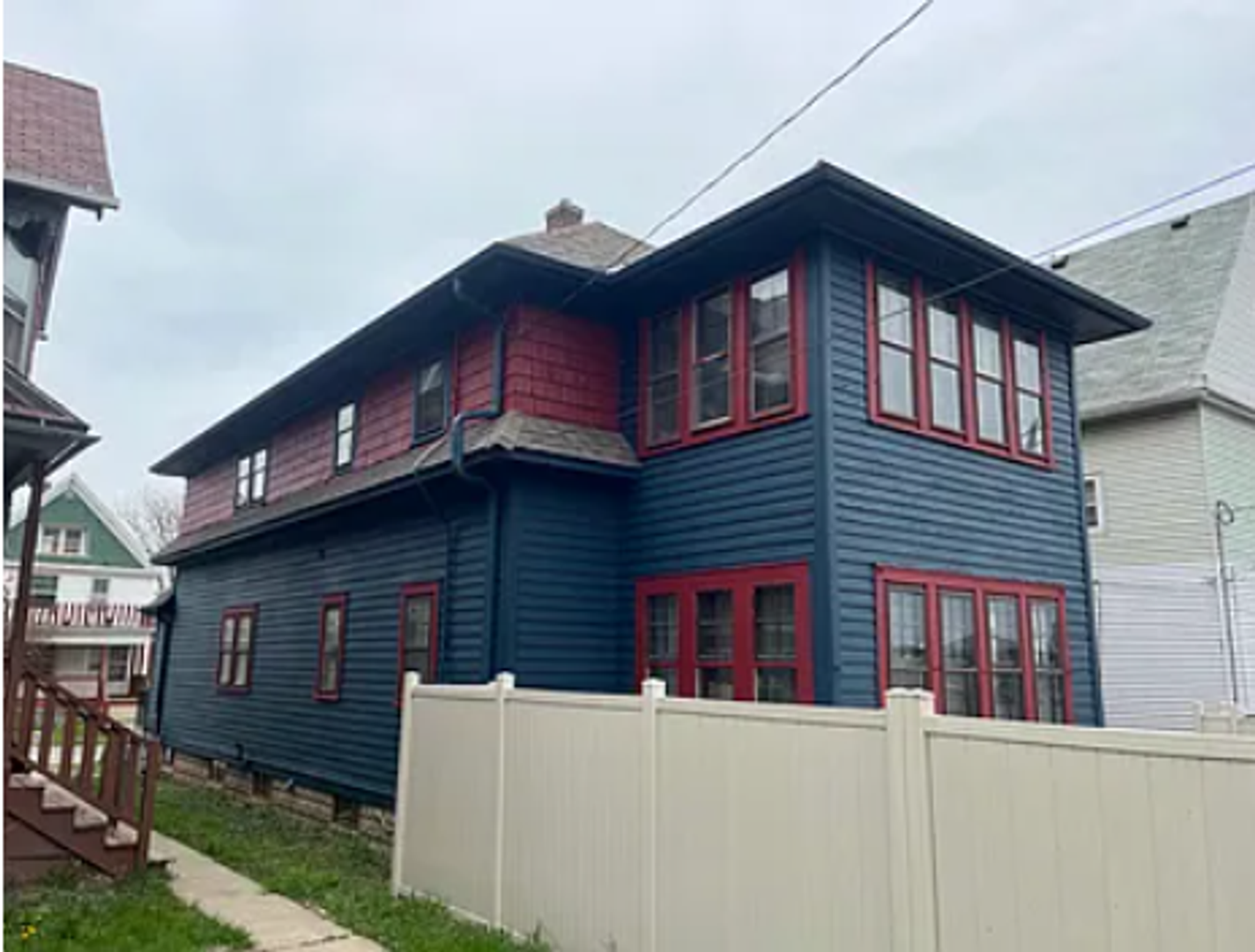 Milwaukee Apartment: 1325 N 39th St