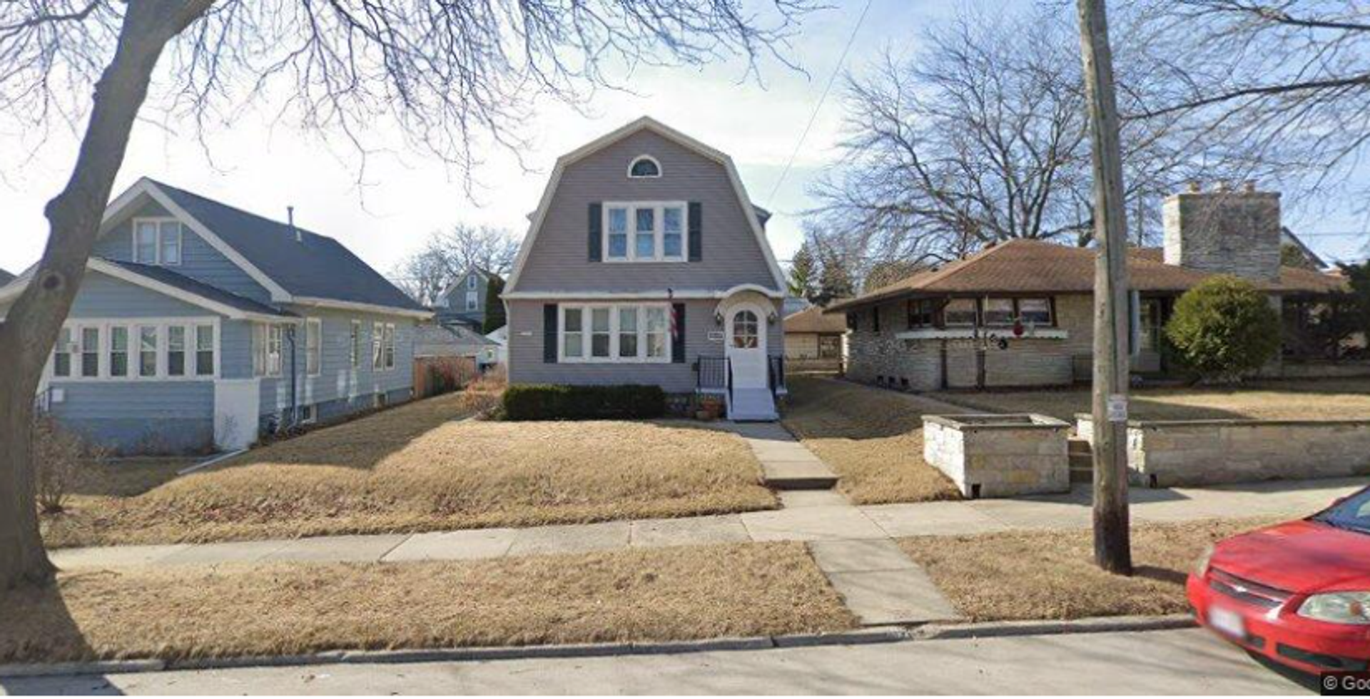 Cudahy Apartment: 3733 E Allerton Ave - Lower Unit
