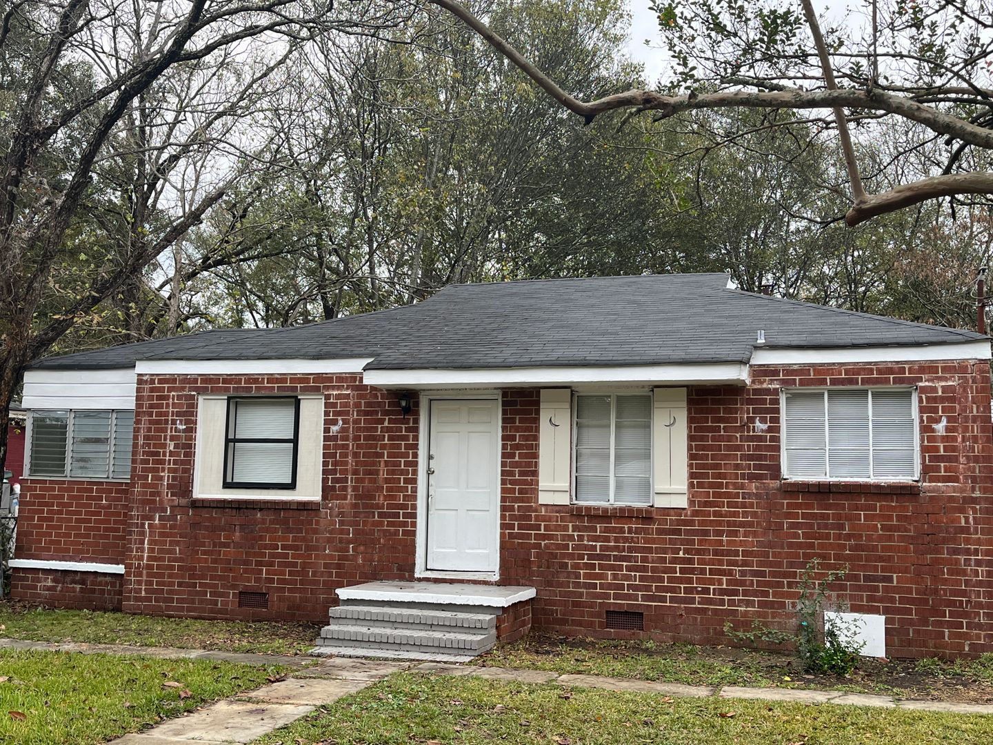Columbus House: 922 Harbison Drive
