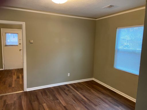 Listing photo thumbnail