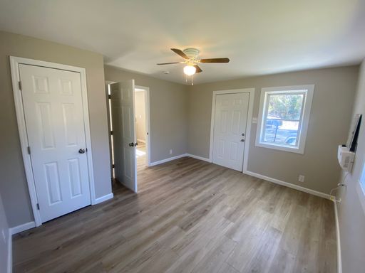 Listing photo thumbnail